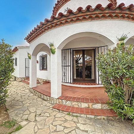 Requesens Villa เอมปูเรียบราบา ภายนอก รูปภาพ