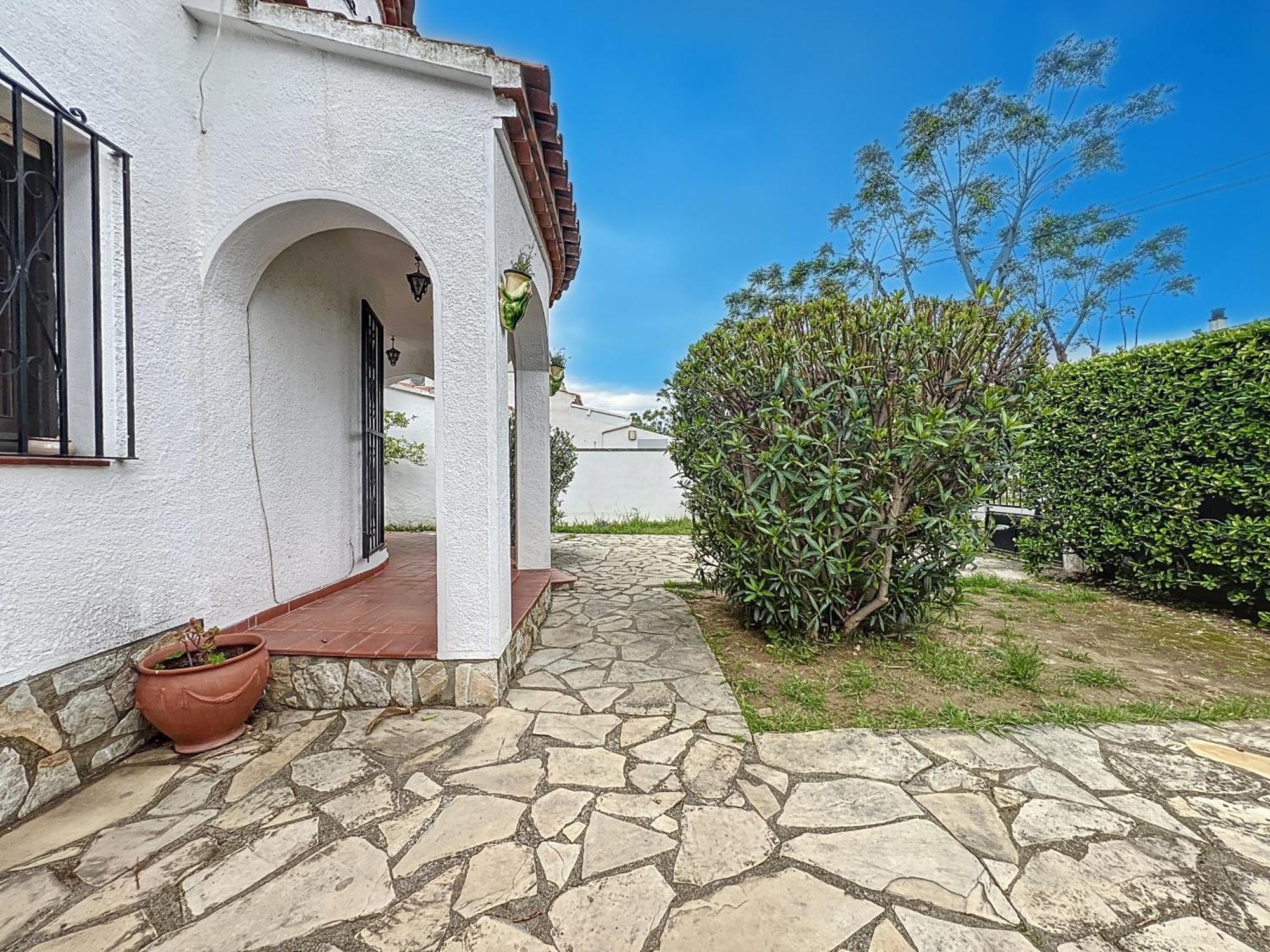 Requesens Villa เอมปูเรียบราบา ภายนอก รูปภาพ