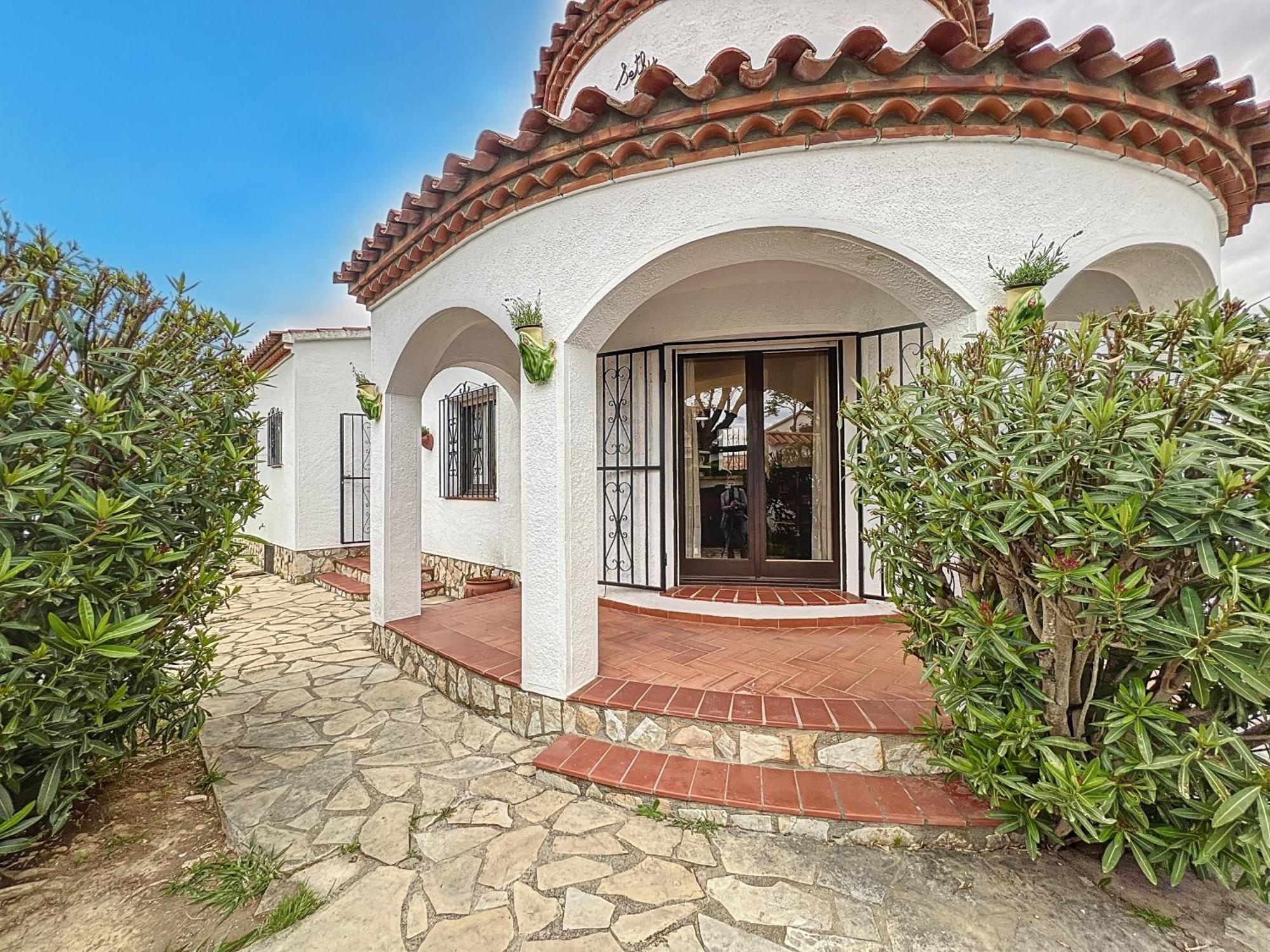 Requesens Villa เอมปูเรียบราบา ภายนอก รูปภาพ