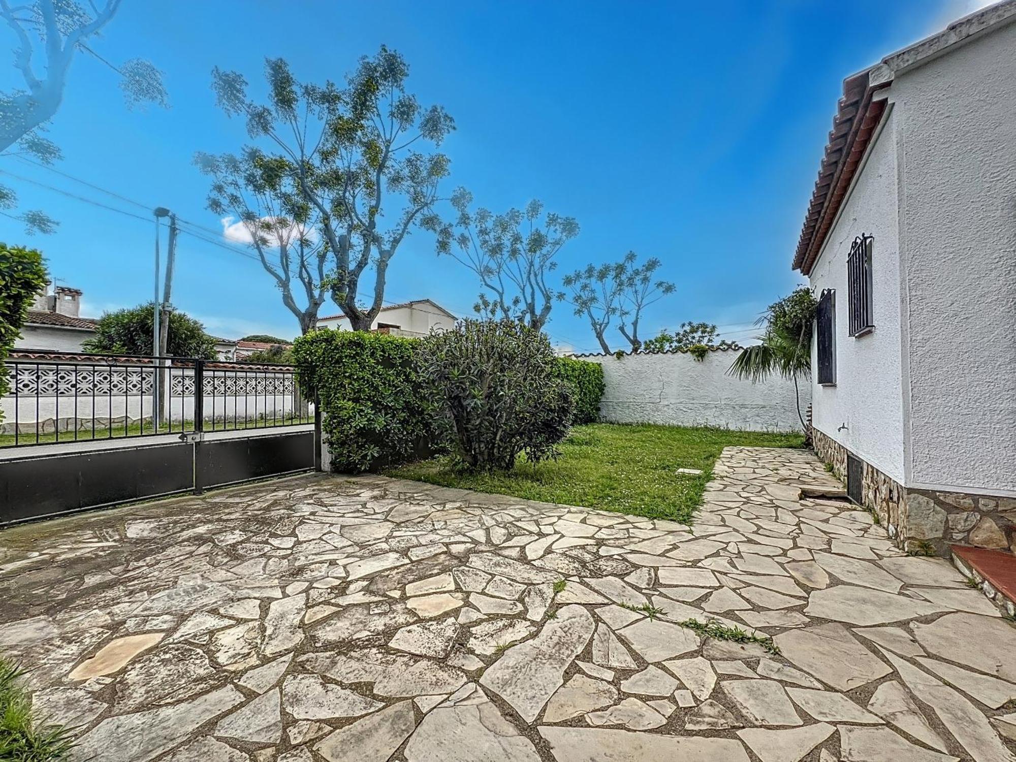 Requesens Villa เอมปูเรียบราบา ภายนอก รูปภาพ